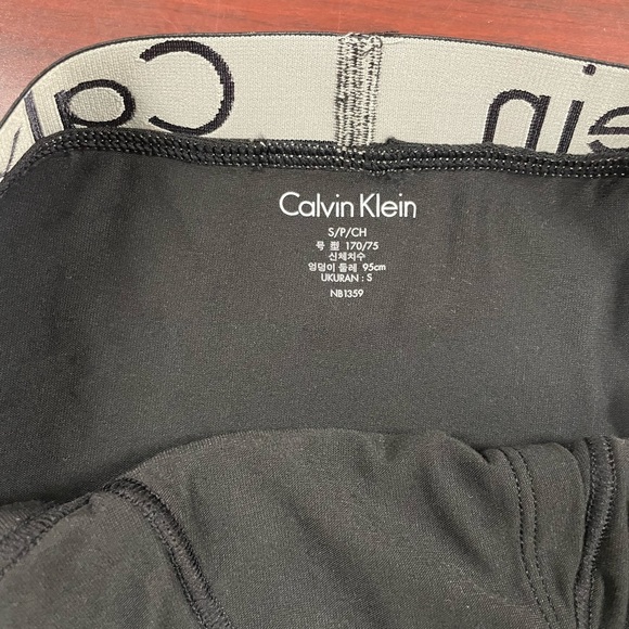 Mens Calvin Klein briefs - Picture 3 of 3